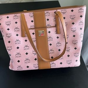 MCM WOMEN'S ANYA PINK MONOGRAM VISETOS CANVAS MEDIUM SHOPPER TOTE